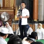 Bupati Jombang, Nyono Suharli Wihandoko, saat menyampaikan sosialisasi penerimaan dana hibah. foto: ROMZA/ BANGSAONLINE