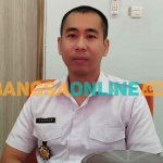 Kasi Dokumen Perjalanan dan Izin Tinggal Imigrasi Pamekasan, Farhan Ferdiansyah. Foto: DIMAS M. S./BANGSAONLINE