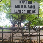 Suasana Pasar Bringkoning, Sampang, usai disegel pemilik tanah. Foto: MUTAMMIM/BANGSAONLINE