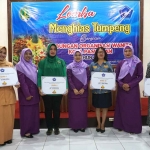 Para juara lomba menghias tumpeng yang digelar GOW Kota Pasuruan dalam rangka memeriahkan HUT ke-78 RI.