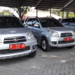 Mobdin jenis Daihatsu Terios yang biasa dipakai operasional anggota DPRD Gresik sudah dikembalikan dan kini terparkir di kantor Pemkab.