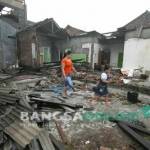 Porak Poranda : kondisi puluhan rumah warga Desa Begasur Kec Gudo Kab Jombang pasca tersapu angin puting beliung. Foto : rony suhartomo/bangsaonline