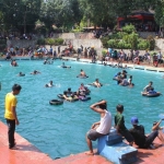 Suasana di pemandian Alam Banyubiru, Kabupaten Pasuruan, sebelum pandemi Covid-19.