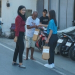  Bantuan sembako kepada warga sekitar Hotel Aston Madiun