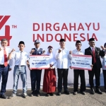 Pertamina memberikan beasiswa berupa kuliah gratis kepada sejumlah mahasiswa berprestasi yang tinggal di ring satu proyek pembangunan Kilang Grass Root Refinery (GRR) Tuban.