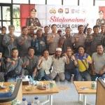 Kapolres Gresik AKBP Kusworo Wibowo bersama Komunitas Wartawan Gresik (KWG). foto: ist