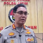 Kabid Humas Polda Jatim saat memberi keterangan kepada awak media terkait penemuan mayat mahasiswi di Kabupaten Pasuruan.