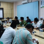 Suasana taaruf pengurus BP3 Aset NU Sidoarjo di Kantor PCNU setempat. Foto: Ist