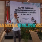 Evaluasi partisipasi pengawasan Pemilu 2024 di Kota Batu. Foto: ADI WIYONO/BANGSAONLINE