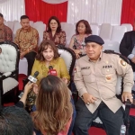 Anak pertama Komjen M. Jasin, Siti Rubyanti, saat memberi keterangan ke awak media dalam peringatan Hari Juang Polri 2025.
