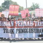 Aksi unjuk rasa yang dilakukan pedagang Jalan Mastrip.