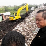 Pekerjaan fisik di TPA Randegan akan ditindaklanjuti dengan pembuatan pagar keliling bergaya Mojopahitan yang lagi ngetren di Mojokerto. foto: YUDI EP/ BANGSAONLINE