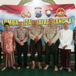 Para pemenang lomba foto bersama dewan juri.