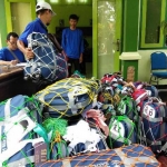Pengumpulan koper JCH di kantor Kemenag.