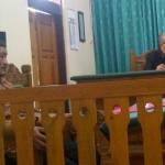Suasana persidangan sidang praperadilan Polsek Ngetos di PN Nganjuk. (soewandito/BANGSAONLINE)