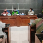 Komisi E DPRD Jatim saat hearing dengan Badan Pemberdayaan Perempuan Kabupaten Magetan, belum lama ini.