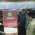 SIMBOLIS - Wabup Sidoarjo MG Hadi Sutjipto didampingi Pimpinan Sementara DPRD Sidoarjo H Sulamul Hadi Nurmawan dan Imam Supi