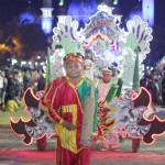 Salah satu peserta Festival Tongklek menunjukkan kebolehannya.