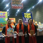 (kanan - kiri)  Pendiri BBW Andrew Yap, Direktur Big Bad Wolf Books Indonesia, Marthius Wandi Budianto dan Perwakilan dari BCA