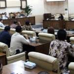 Suasana pertemuan anggota Komisi III DPRD Buleleng di ruang khusus DPRD Banyuwangi. (ft:hms dprd banyuwangi)