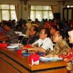 ?Sejumlah Camat mengikuti sosialisasi mobil sehat. Foto:aries sugiarto/BANGSAONLINE