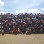 Suasana festival Kethek Ogleng di Monumen Pangsar Jenderal Soedirman.