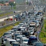 Kemacetan di pintu tol Brebes. foto: bbc