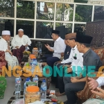 Silaturahmi Cawagub Jatim, Lukmanul Khakim dengan Kiai di Ponpes Salafiyah Syaidiyah Arosbaya Bangkalan. Foto: Fauzi/BANGSAONLINE