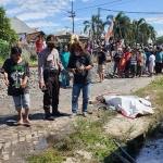 Polisi meminta keterangan sejumlah saksi di lokasi kejadian.