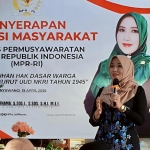 Anggota DPD RI asal Jawa Timur, Lia Istifhama, saat serap aspirasi di Desa Kalibaruwetan, Kecamatan Kalibaru, Banyuwangi, Minggu (19/4/2026).