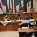Kapolres Pasuruan saat rapat dengan Pansus Covid-19 DPRD Kabupaten Pasuruan.