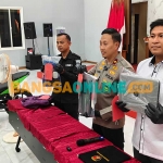 Konferensi pers terkait pembobolan sekolah di Mapolres Blitar. Foto: AKINA NUR ALANA/BANGSAONLINE