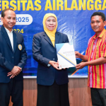Khofifah Indar Parawansa saat pelantikan PW Ika Unair NTT (dok. Ist)