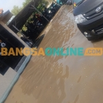 Banjir rob yang menggenangi kawasan Gisik Kidul, Sidoarjo