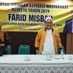 Farid Misbah, Ketua DPC Hanura Kota Pasuruan saat menggelar jaring aspirasi masyarakat.