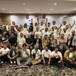 Peserta UKW dan penguji foto bersama setelah semua dinyatakan kompeten.