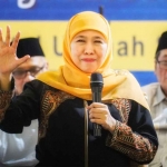 Khofifah Indar Parawansa saat menghadiri silaturahmi dan konsolidasi JKSN atau Jaringan Kiai Santri Nasional di Pondok Pesantren Amanatul Ummah Surabaya.