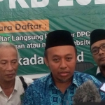 Anggota DPRI Fraksi Demokrat, Debby Kurniawan, saat berada di Kantor DPC PKB Lamongan.