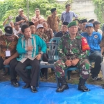 Babinsa Koramil Tandes ikut menghadiri sedekah bumi yang berlangsung di Kelurahan Sukomanunggal, Kecamatan Tandes, Surabaya pada hari Minggu, 8 Maret 2020.