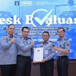 Evaluasi pembangunan zona integritas menuju Wilayah Bebas dari Korupsi (WBK) di jajaran Kanwil Kemenkumham Jatim.