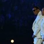 Muhammad Ali didampingi istrinya, Lonnie, tampil di depan publik, seperti di Olimpiade London pada 2012. foto: repro bbc