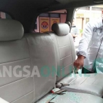  Kondisi mobil saat diamankan di Mapolres Blitar Kota. foto: AKINA/ BANGSAONLINE