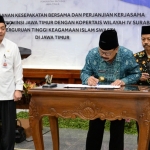 Gubernur Jatim menandatangani  Kesepakatan Bersama Antara Pemprov Jatim dengan Kopertais  Wilayah IV Surabaya tentang Program Kualifikasi  Akademik Guru Madrasah Diniyah di Jawa Timur.