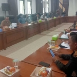 Audiensi aktivis LSM dengan DPRD Kabupaten Pasuruan terkait Raperda TJSL.