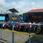 Puluhan kendaraan roda dua disita Satlantas Polres Blitar usai melakukan razia balap liar.