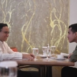 Anies Baswedan dan Gibran Rakabuming Raka saat sarapan bersama di sebuah hotel di Solo, Selasa (15/11/2022) pagi ini. Foto: instagram aniesbaswedan