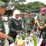 Gubernur Khofifah saat memimpin Ops Ketupat 2023.