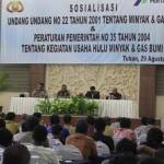 Suasana sosialisasi dari Pertamina EP pada para perengkek dan penambang tradisional. foto: SUWANDI/ BANGSAONLINE