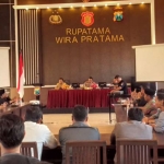 Suasana mediasi di Polres Banyuwangi.