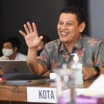 Wali Kota Kediri Abdullah Abu Bakar saat memaparkan beberapa hal dalam pelaksanaan Prodamas Plus melalui zoom meeting.